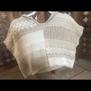 Short Sleeve Sweater w/hood